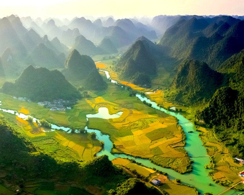 the best time to join cao bang tour 